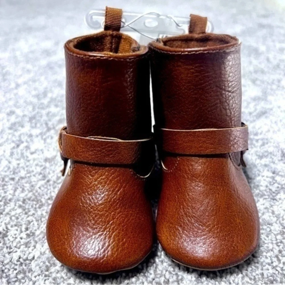 NWT Old Navy baby faux leather soft sole boots